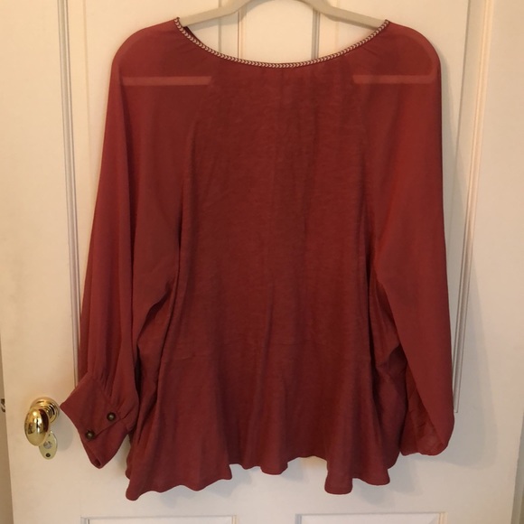 Akemi + Kin Top - Picture 4 of 5